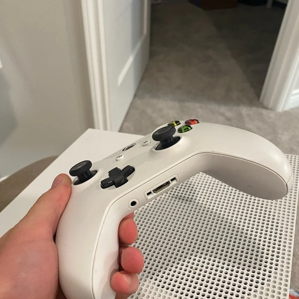 White One S Console with Wireless Controller